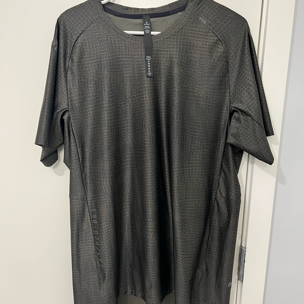 Lululemon Mens Textured Training Shirt - L